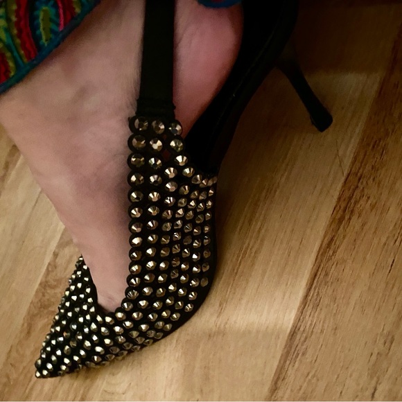 NEW! Metal Accent Heels - Picture 6 of 7